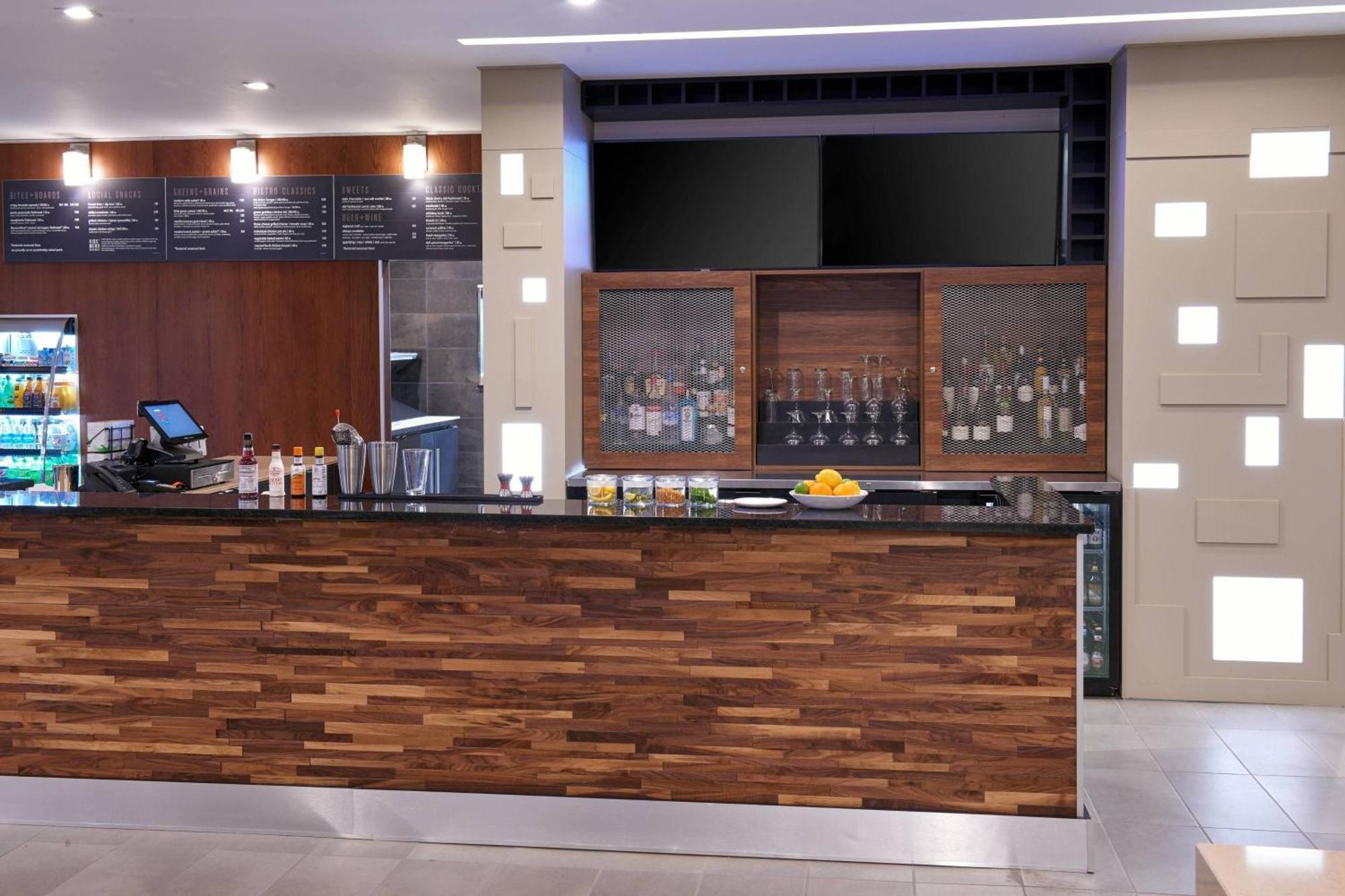 Courtyard By Marriott Jackson Hotell Exteriör bild